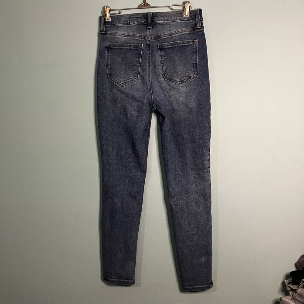 High Rise Distressed Skinny Jeans Size 9 - Picture 2 of 6